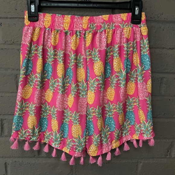 Simply Southern NWT Pineapple 🍍 print pink lounge shorts  S/M - Picture 4 of 9